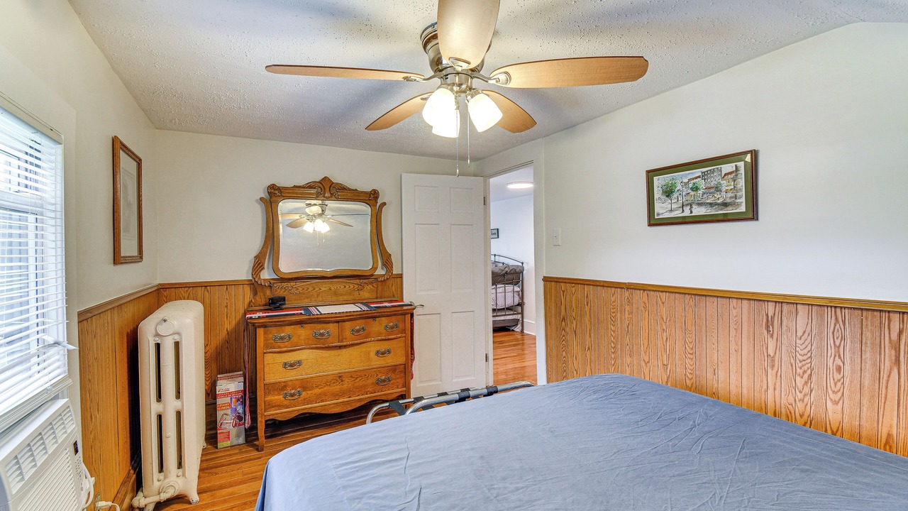 Photo of Bedroom in Montour Falls
