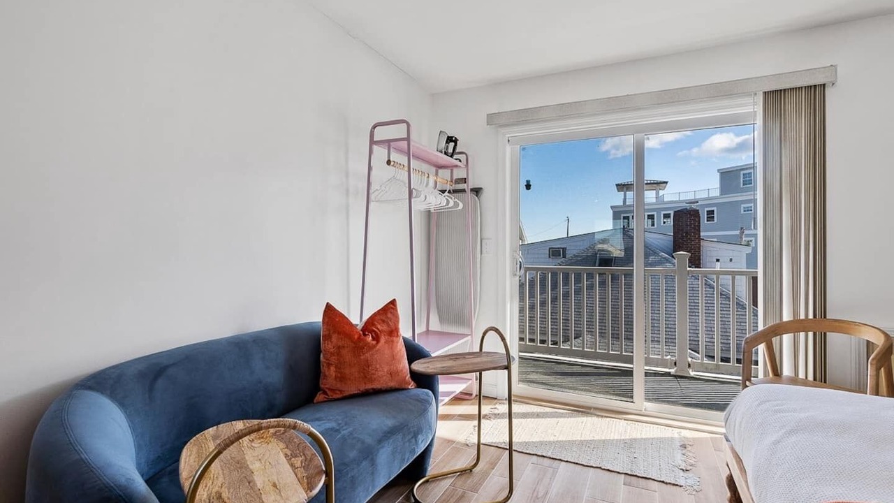 Photo of Livingroom in Hampton