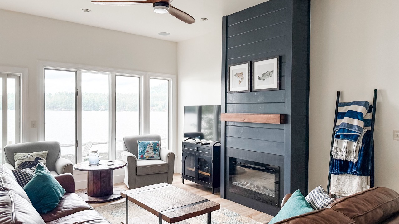 Photo of Livingroom in Sunapee