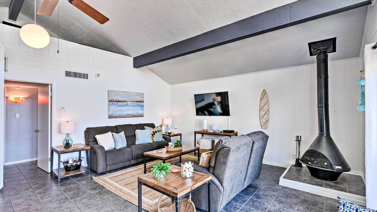 Photo of Livingroom in Pirates Beach