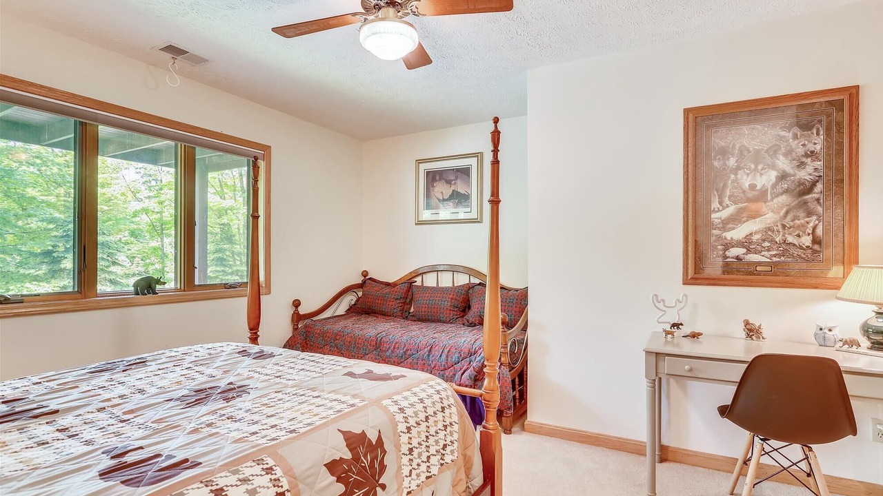 Photo of Bedroom in Old Timberline
