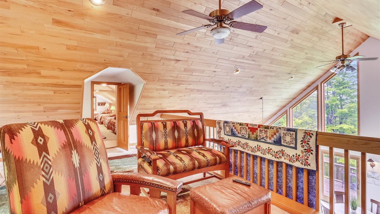 Photo of Livingroom in Old Timberline