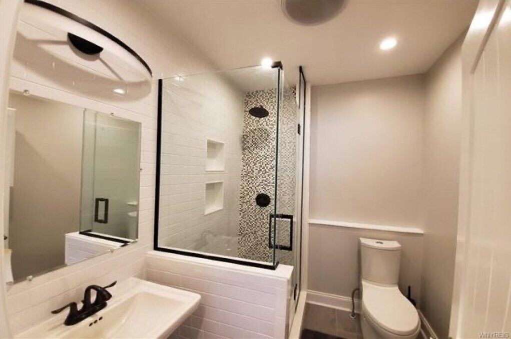 Photo of Bathroom in Niagara Falls