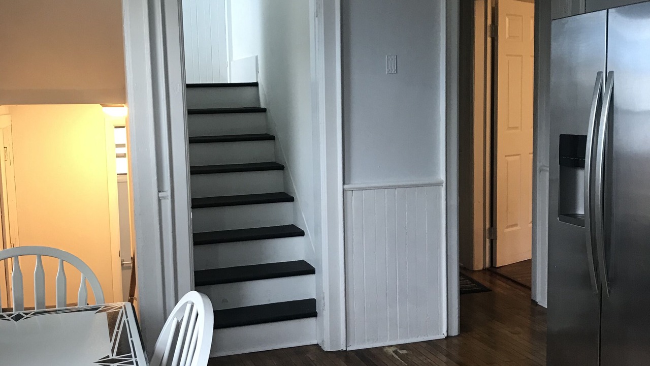 Photo of Bedroom in Front Park