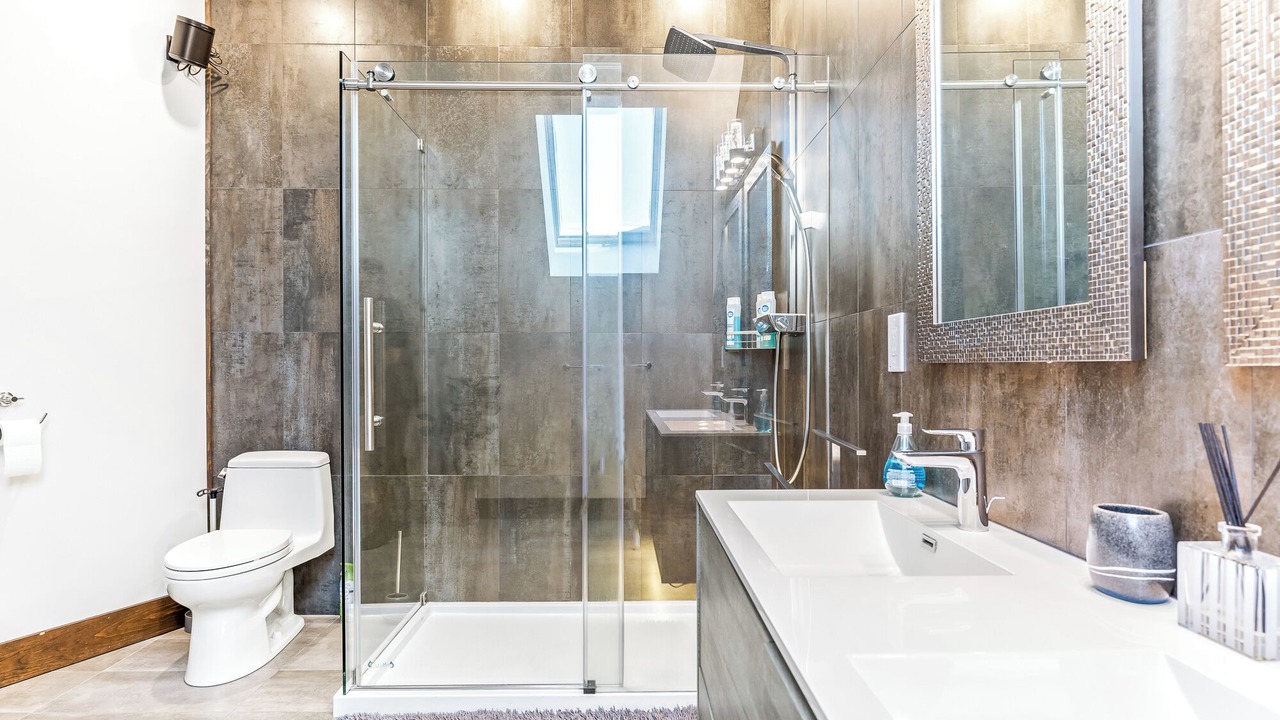Photo of Bathroom in Campton