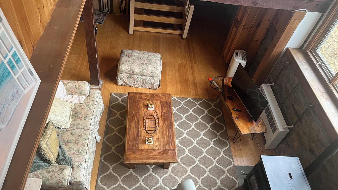 Photo of Livingroom in Gaylordsville