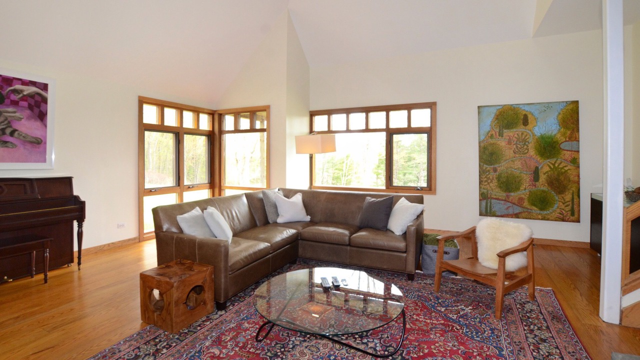 Photo of Livingroom in Saugerties