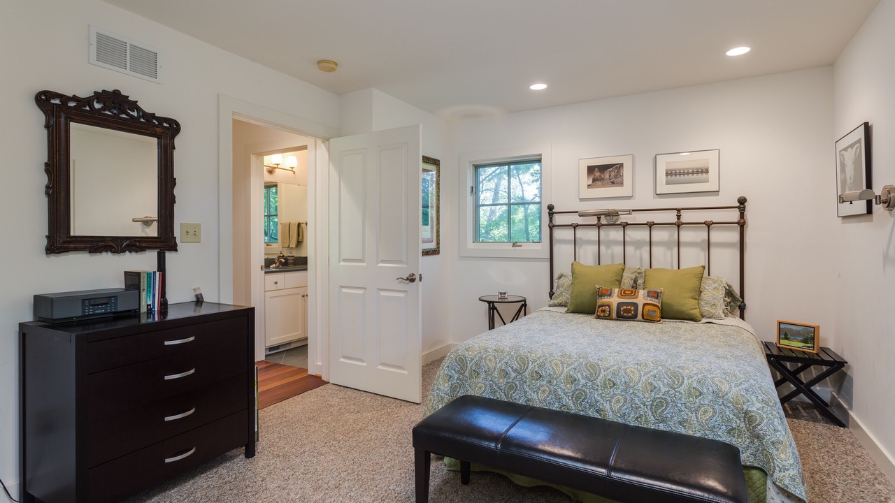 Photo of Bedroom in Batesville