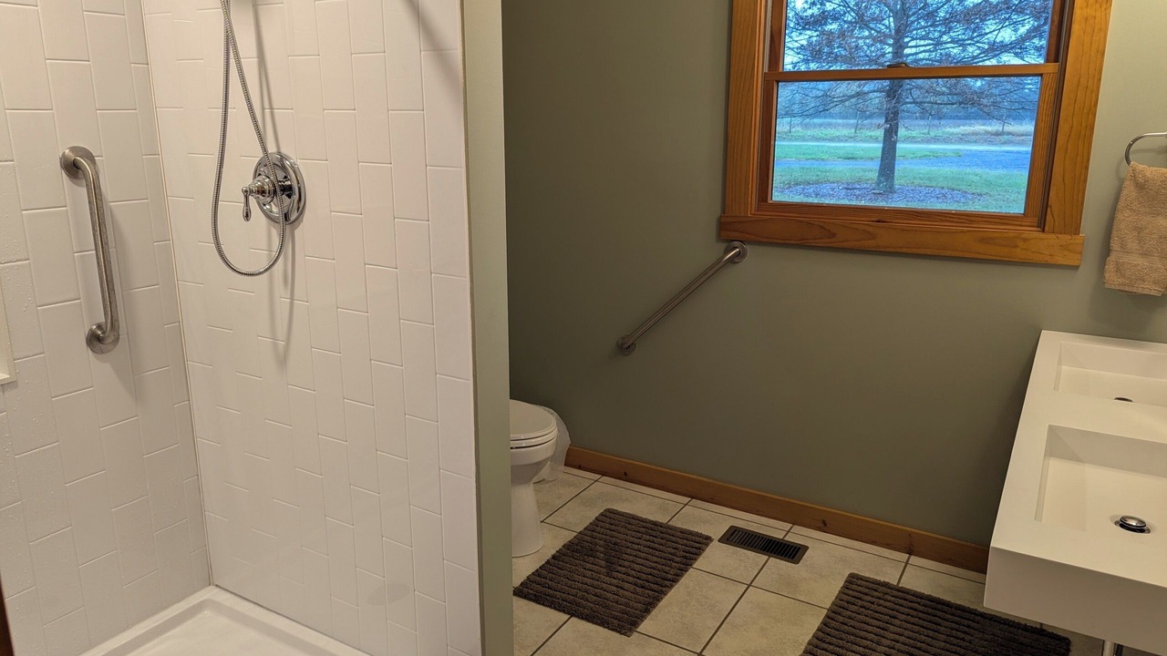 Photo of Bathroom in Etlan