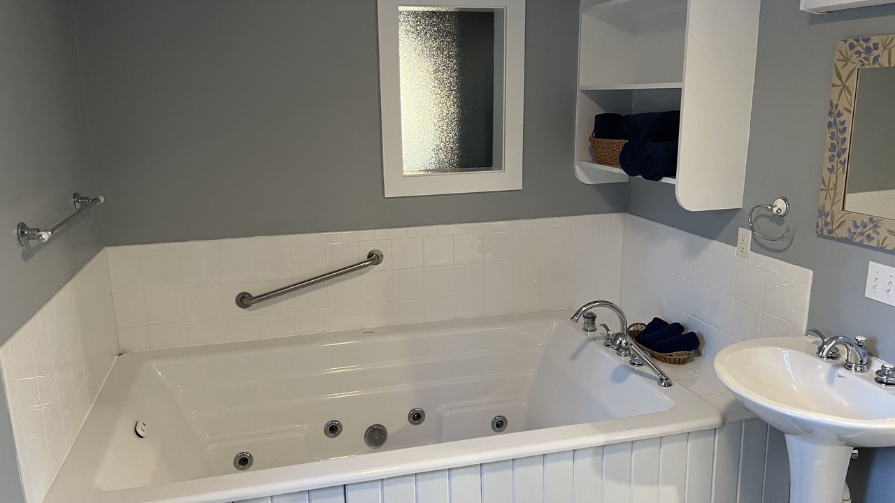 Photo of Bedroom in Seal Cove