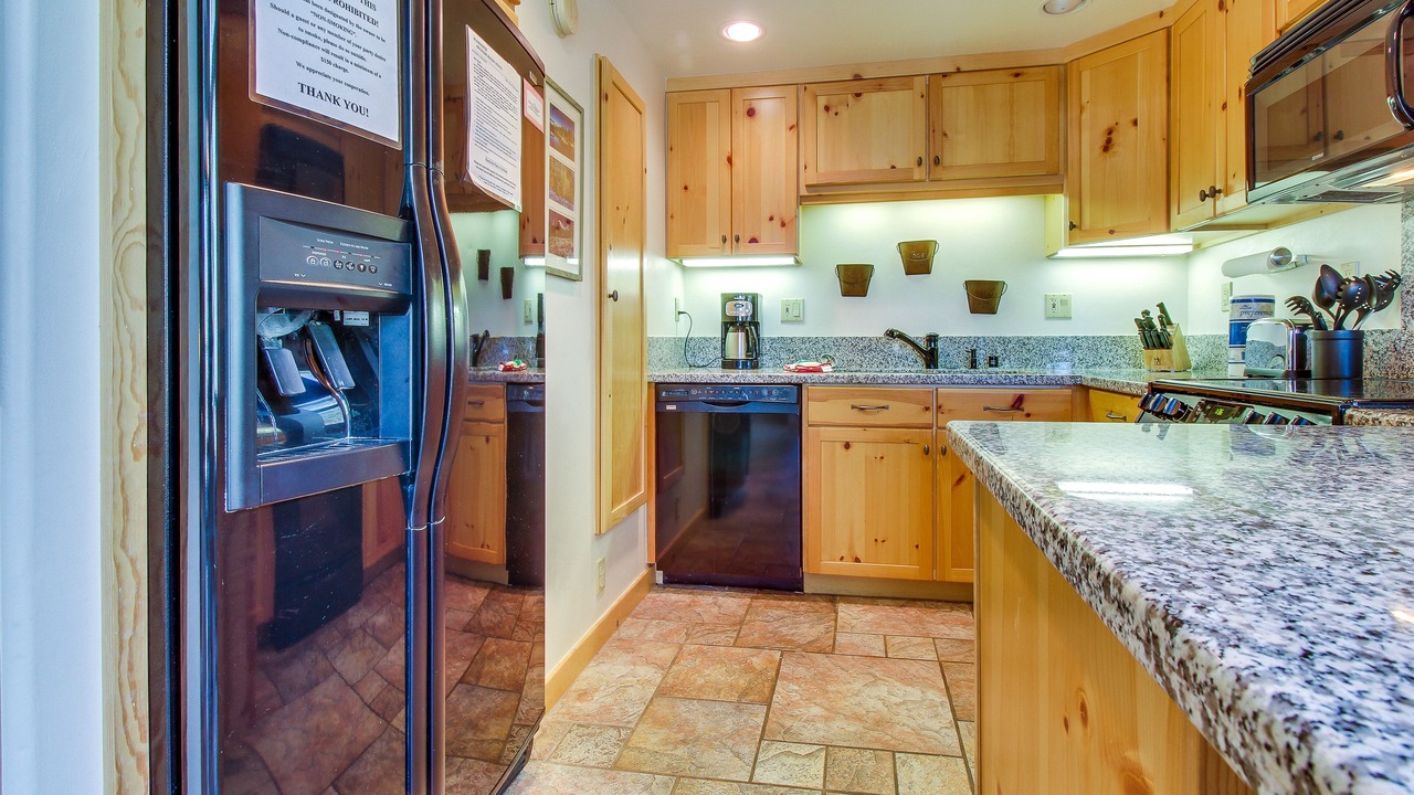 Photo of Kitchen in Mammoth Lakes