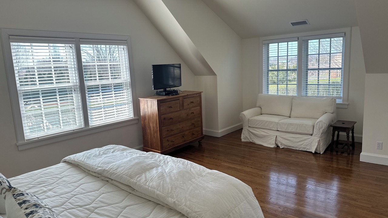 Photo of Bedroom in Wainscott