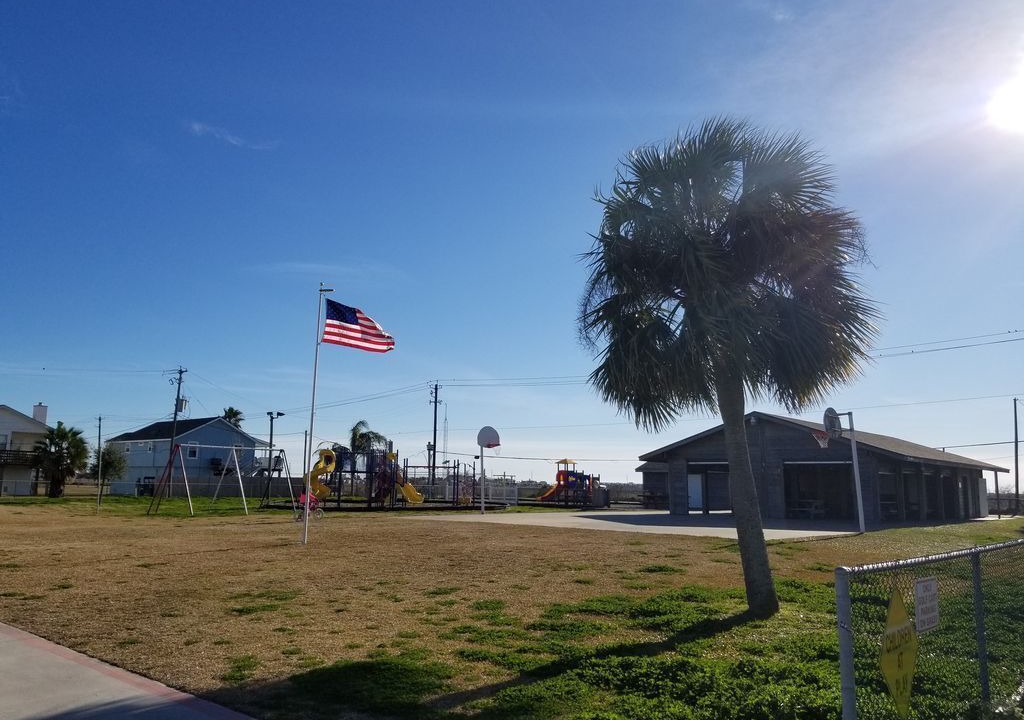 Photo of Others in Jamaica Beach