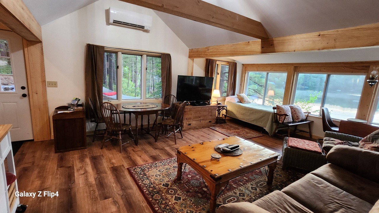 Photo of Livingroom in Lyman