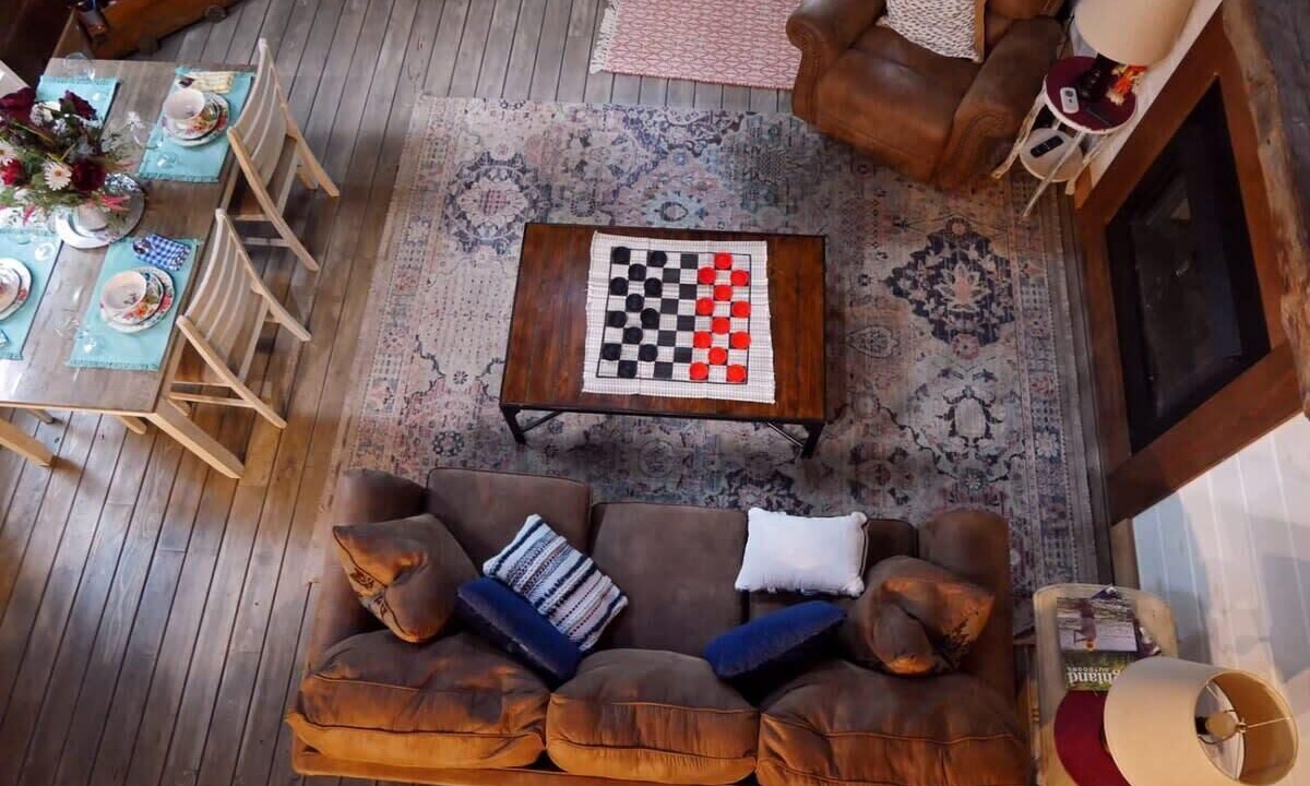 Photo of Livingroom in Lansing