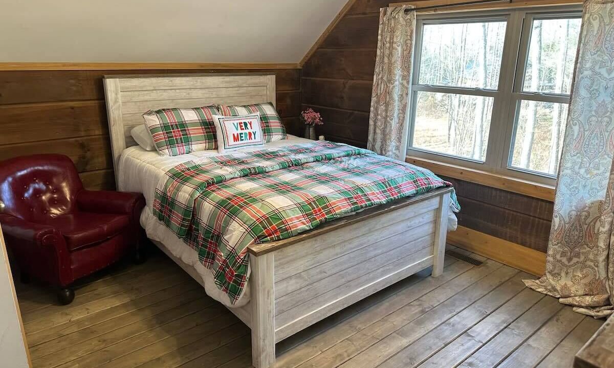 Photo of Bedroom in Lansing