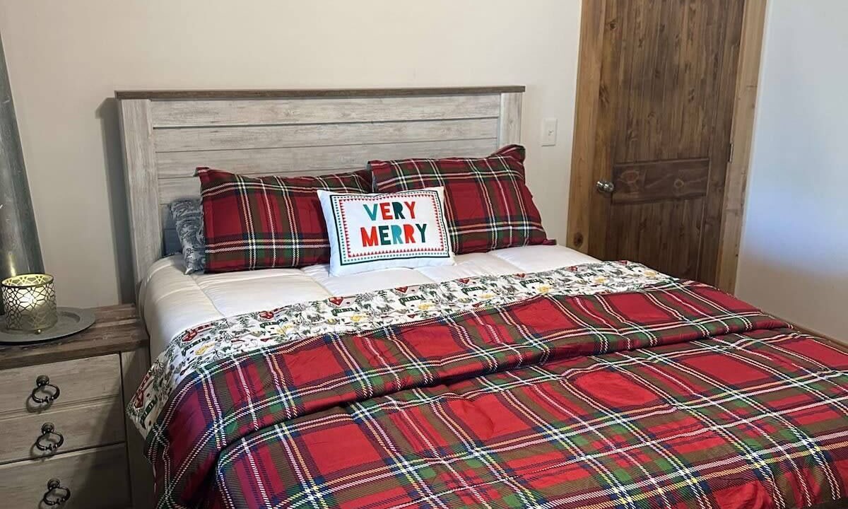 Photo of Bedroom in Lansing