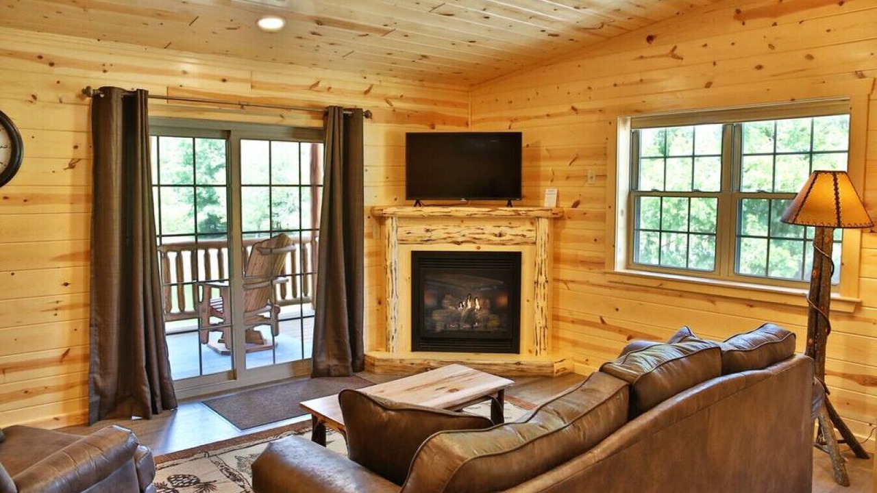 Photo of Livingroom in Millersburg