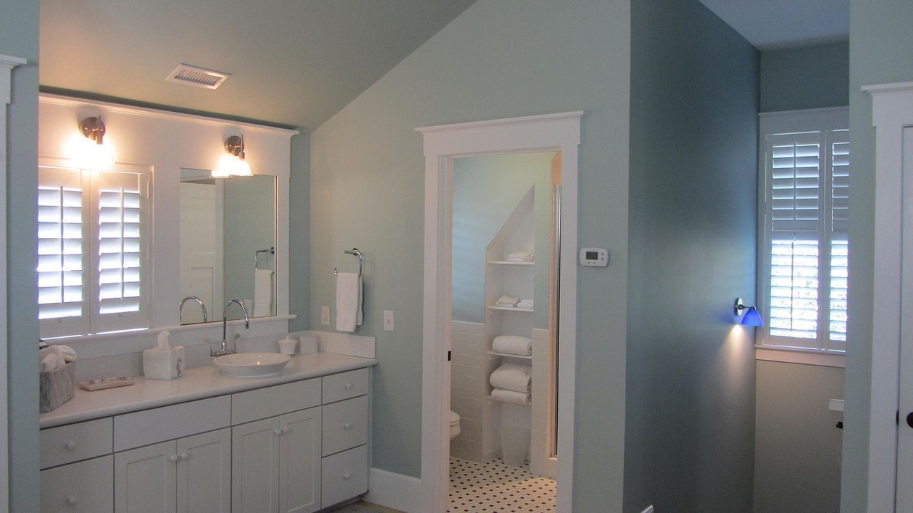 Photo of Bathroom in Cape Fear Station