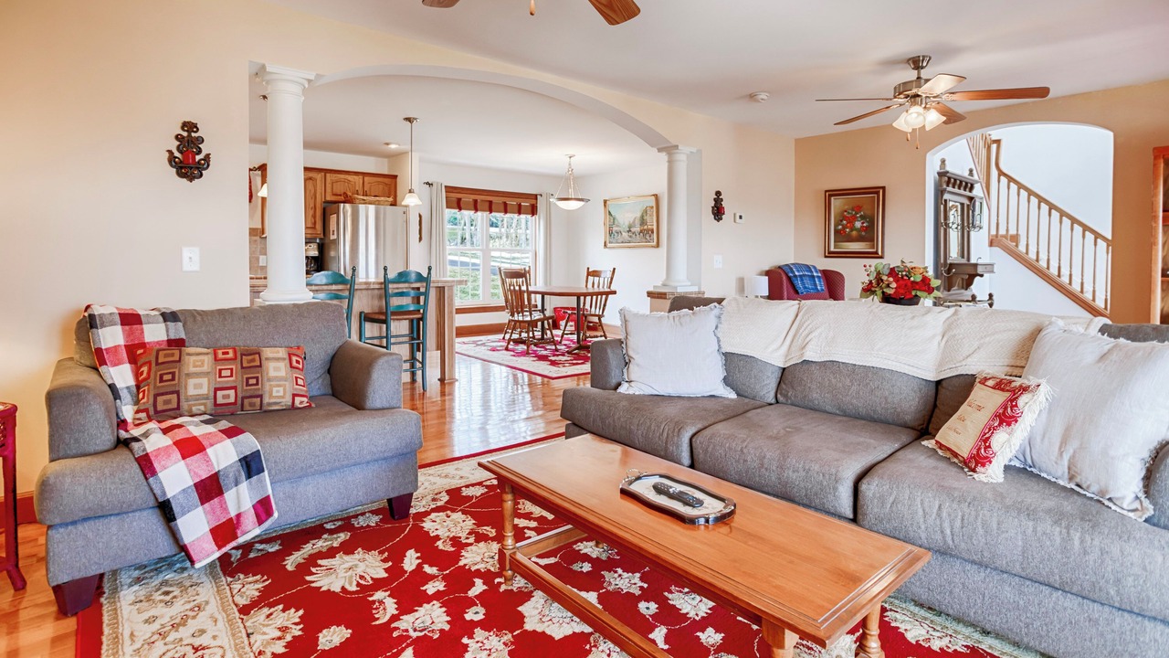 Photo of Livingroom in Town of Benton