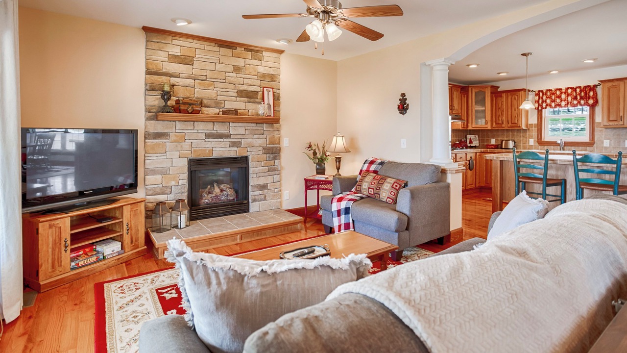 Photo of Livingroom in Town of Benton
