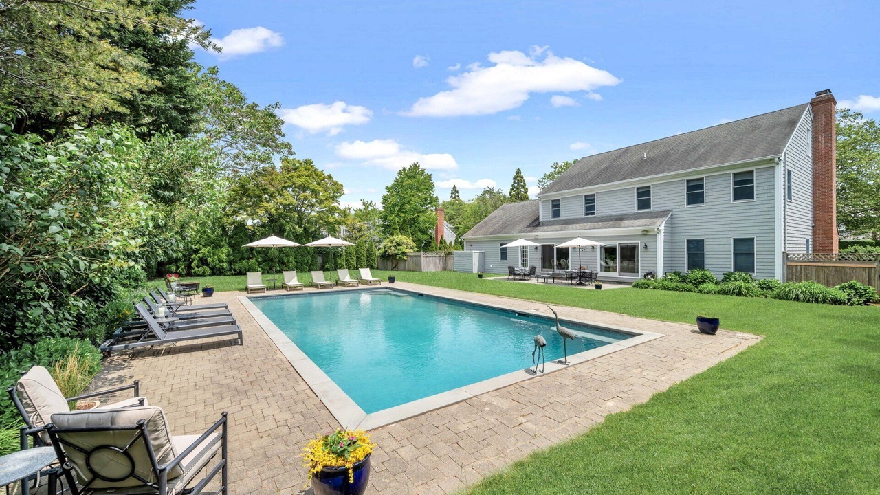 Photo of Outdoor in Village of Southampton