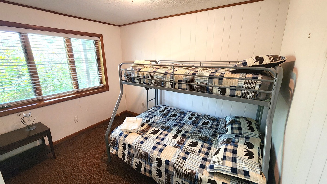 Photo of Bedroom in Massanutten
