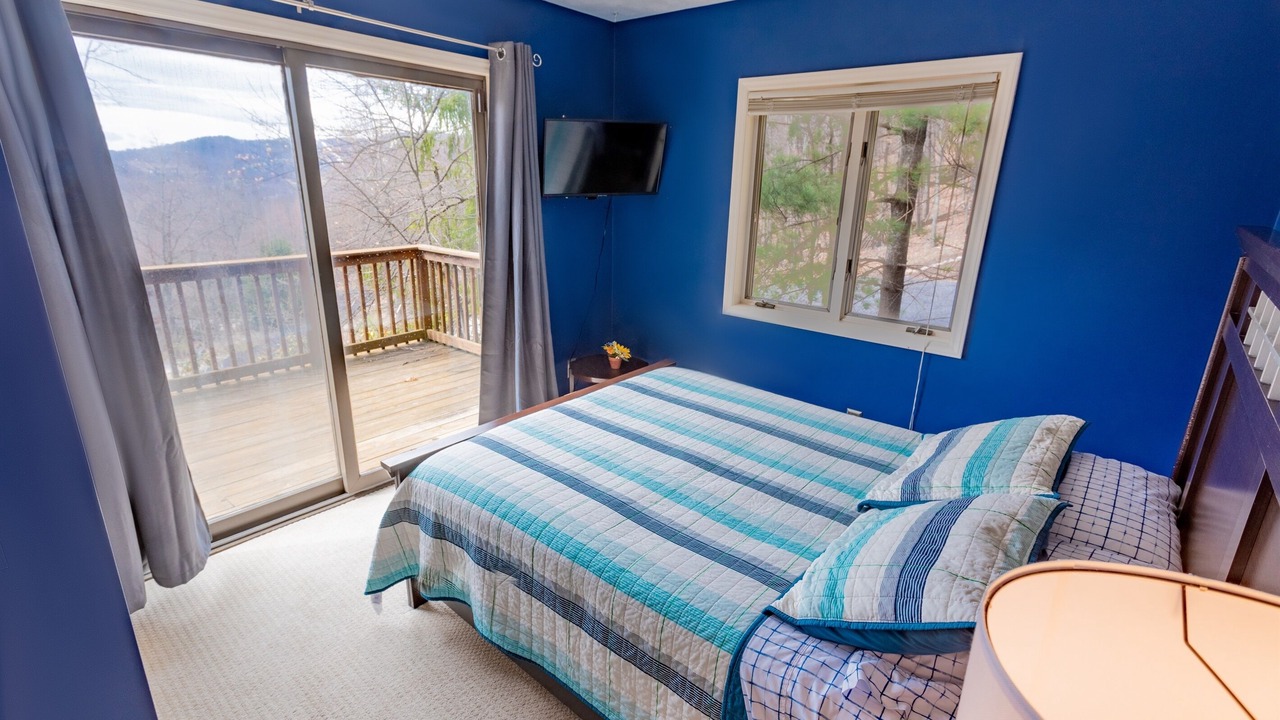 Photo of Bedroom in Massanutten