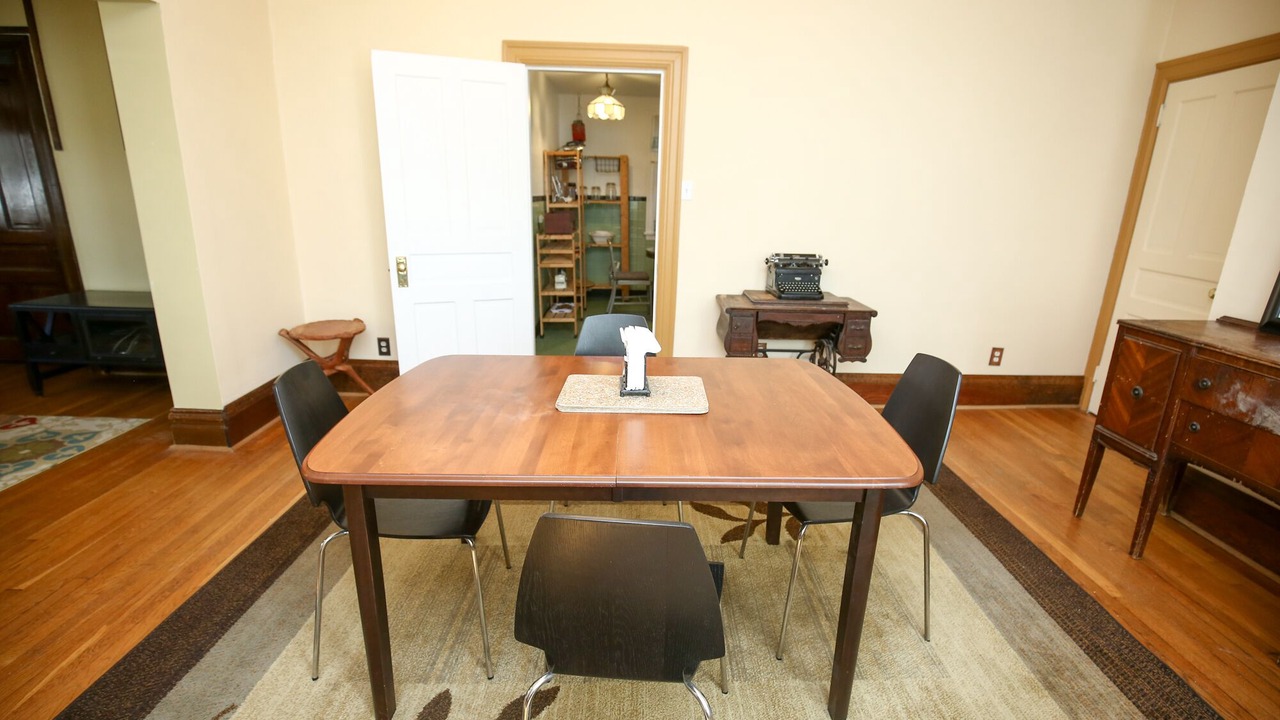 Photo of Livingroom in Brighton Heights