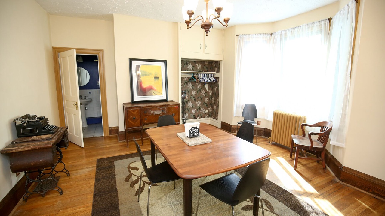 Photo of Livingroom in Brighton Heights