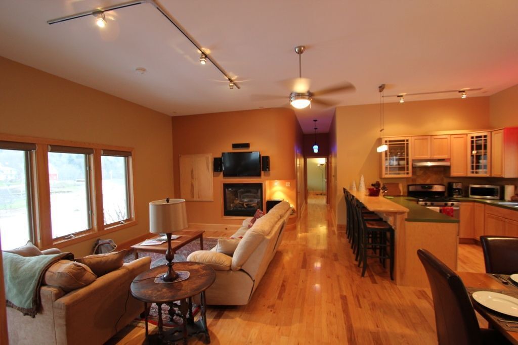 Photo of Livingroom in Bridgewater Corners
