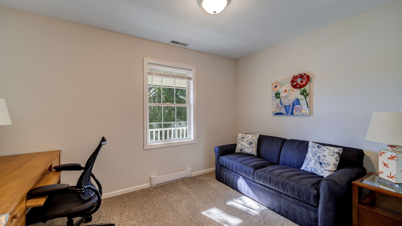 Photo of Livingroom in Holmes