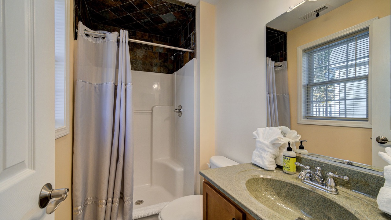 Photo of Bathroom in Holmes