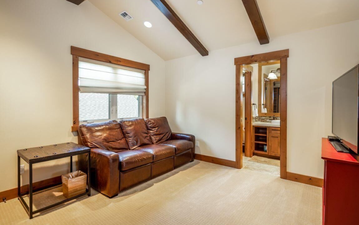Photo of Livingroom in Cle Elum