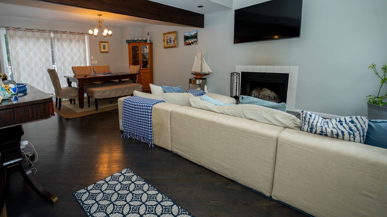 Photo of Livingroom in Northwest Harbor