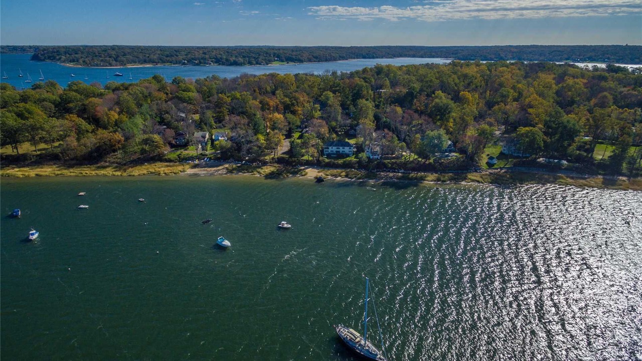 Photo of Outdoor in Centre Island