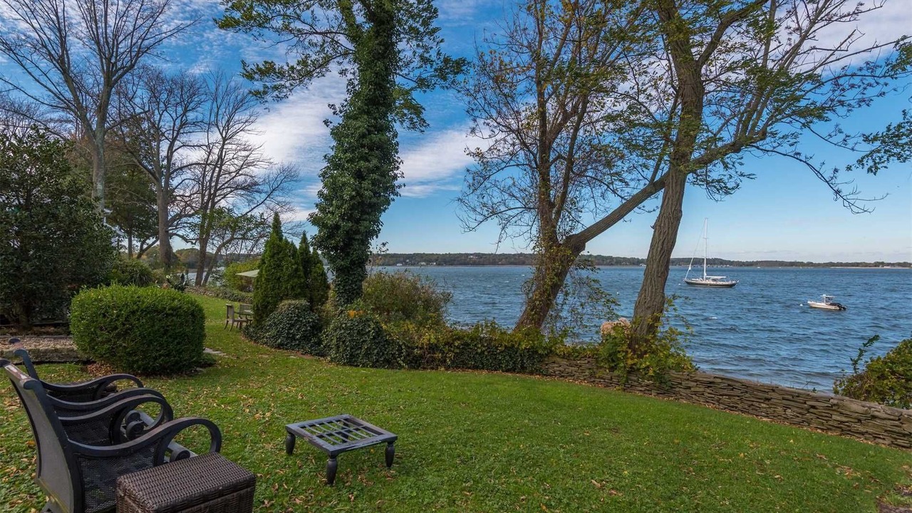 Photo of Outdoor in Centre Island