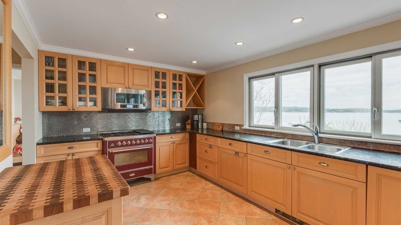 Photo of Kitchen in Centre Island