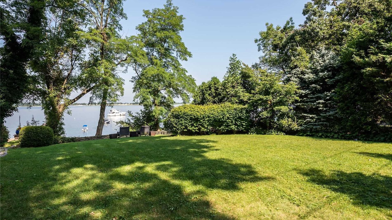 Photo of Outdoor in Centre Island
