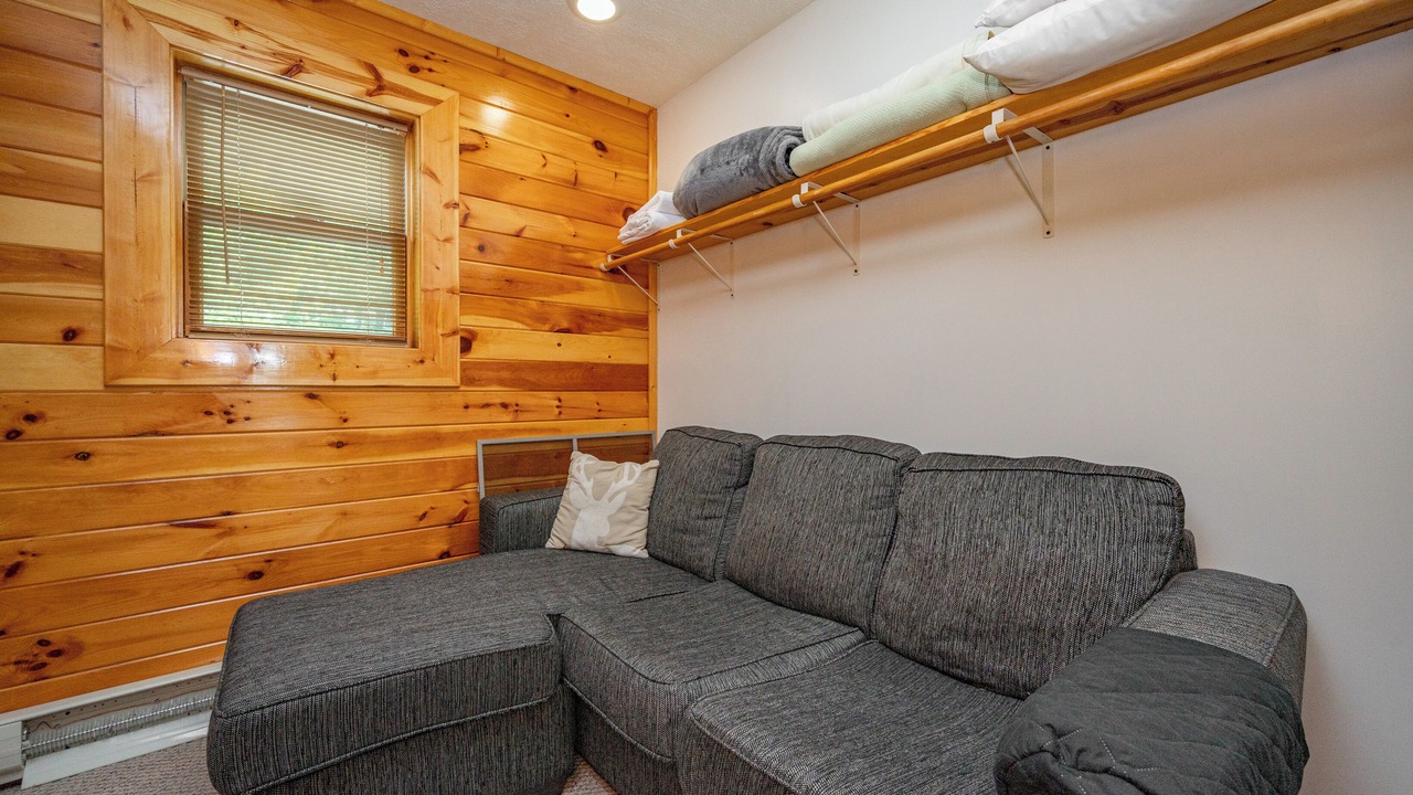 Photo of Livingroom in McHenry