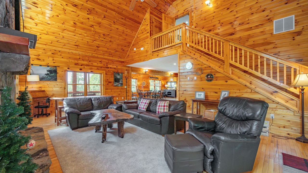 Photo of Livingroom in McHenry