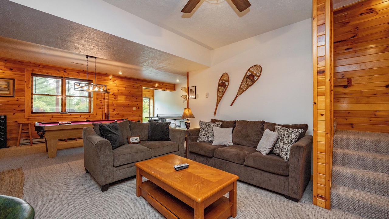 Photo of Livingroom in McHenry