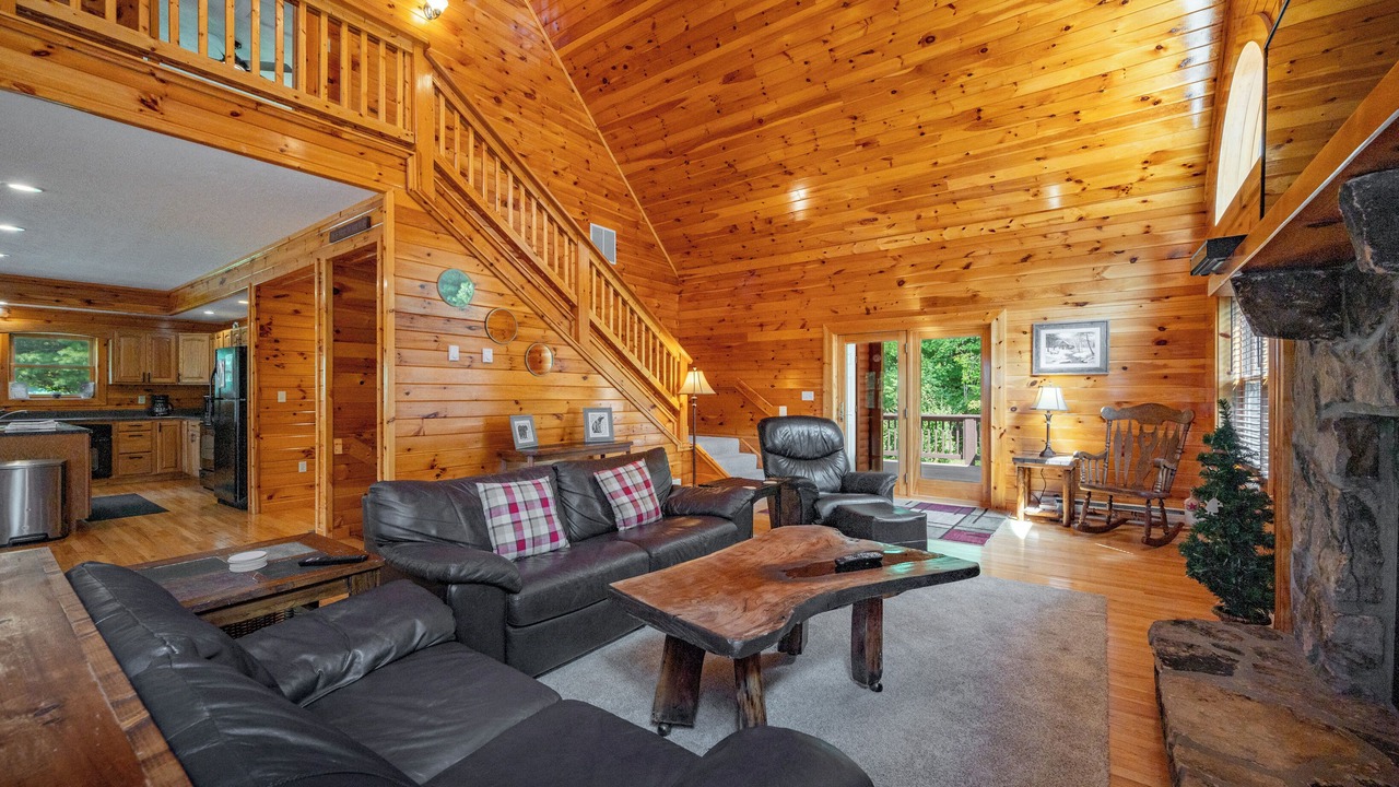 Photo of Livingroom in McHenry