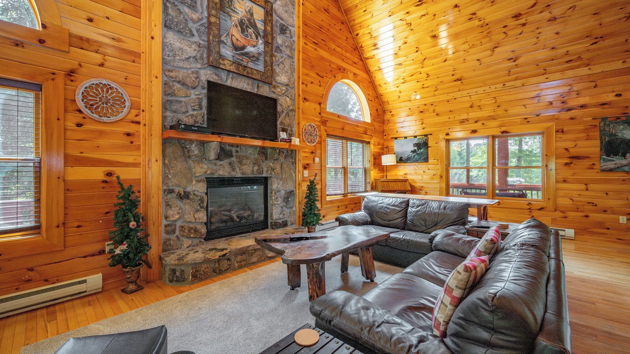 Photo of Livingroom in McHenry