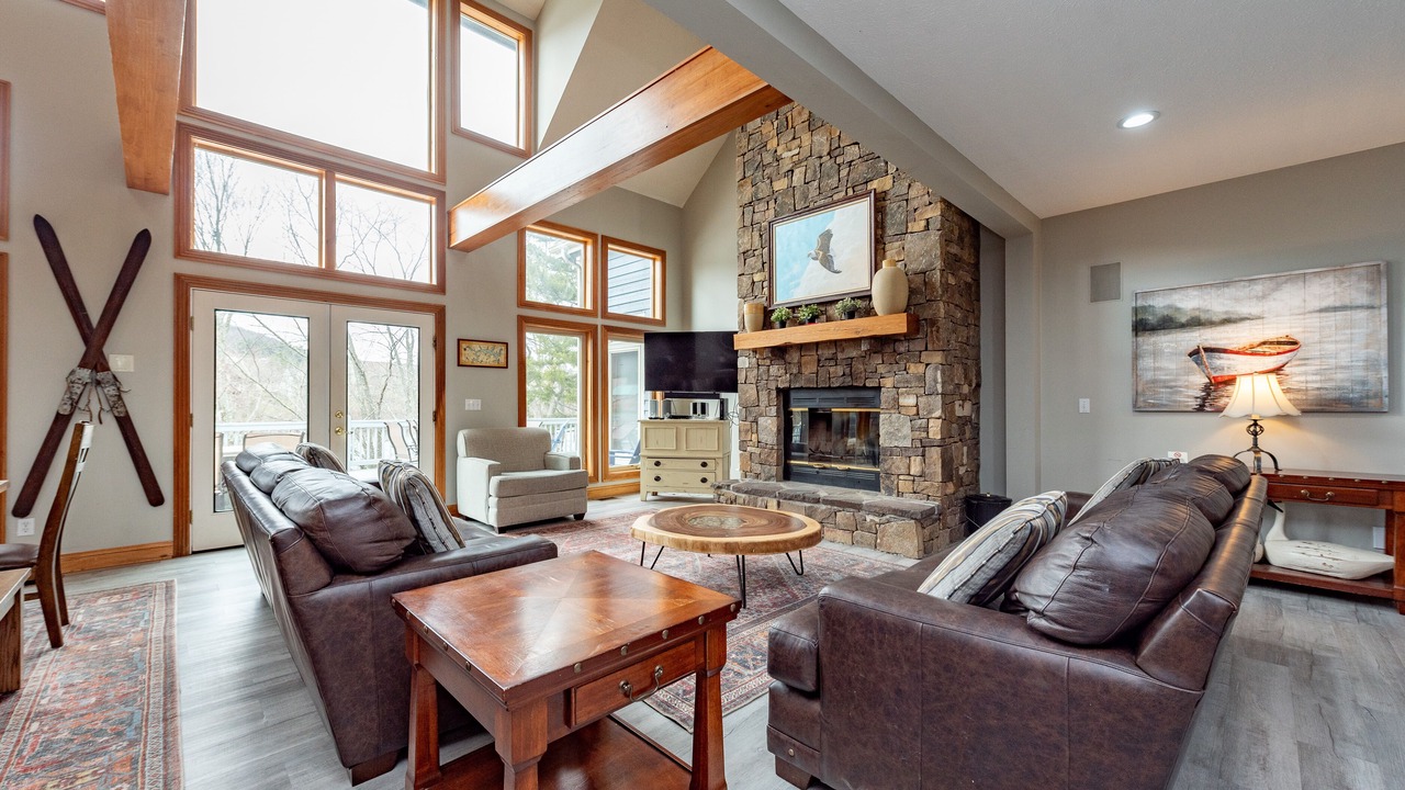 Photo of Livingroom in McHenry