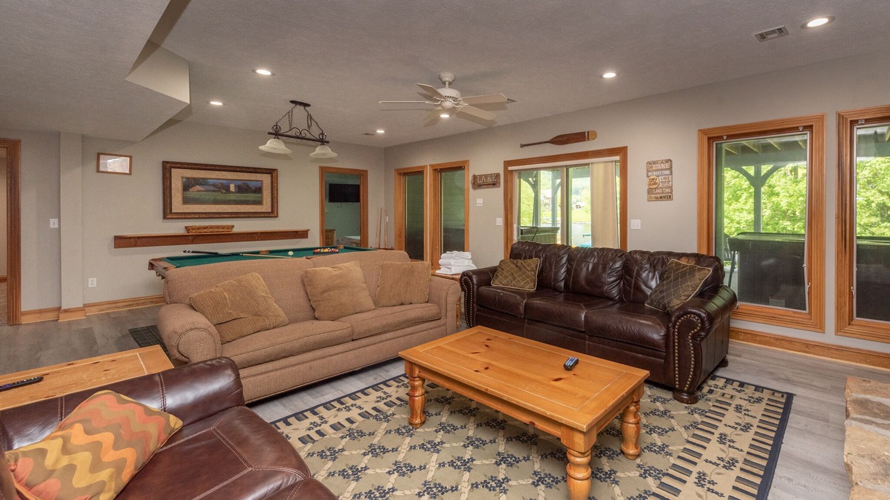Photo of Livingroom in McHenry