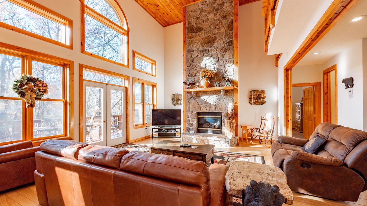 Photo of Livingroom in McHenry