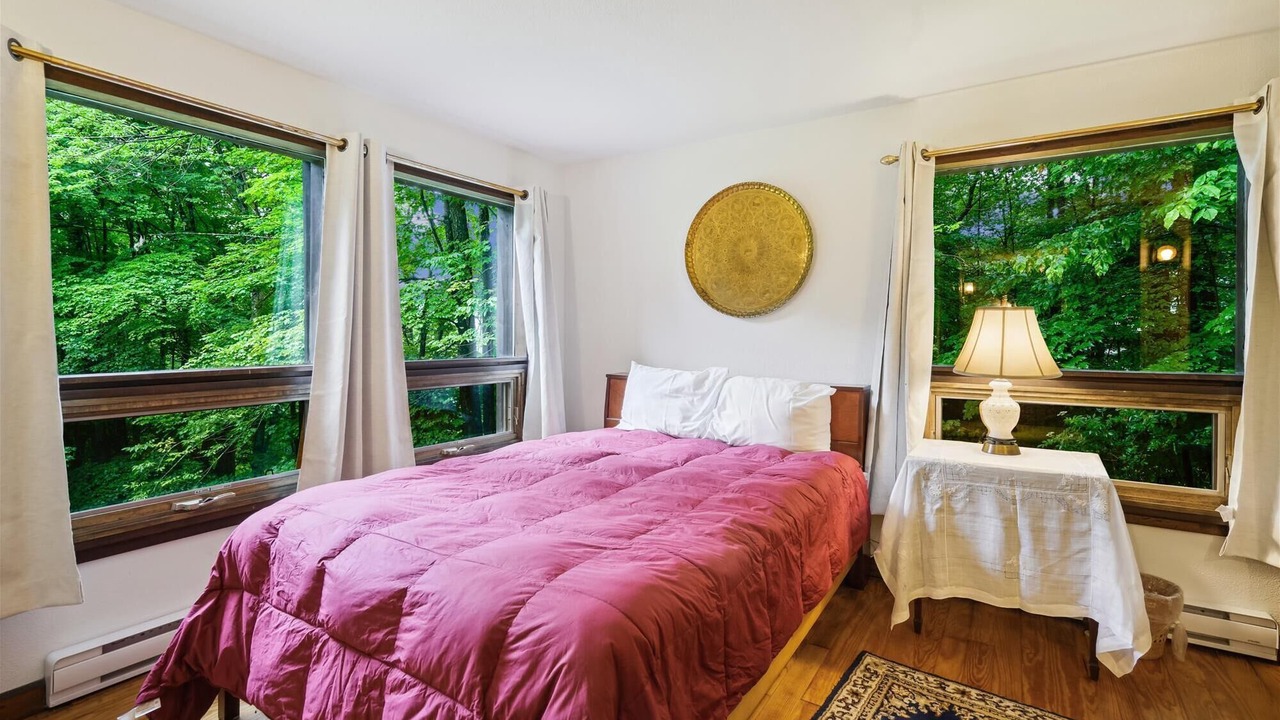 Photo of Bedroom in Pittsfield