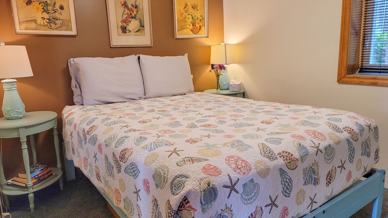 Photo of Bedroom in Netarts
