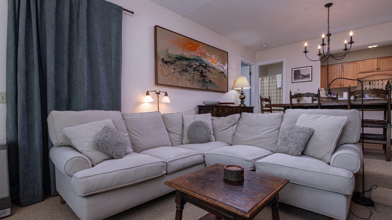 Photo of Livingroom in Warren